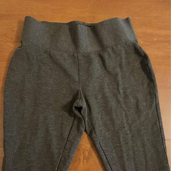 Tahari gray leggings size small - Picture 3 of 4